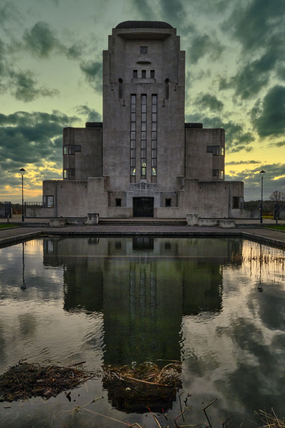 Groene luchten over Radio Kootwijk (Gebouw A) II